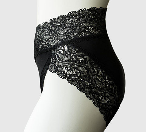 レーシーショーツ