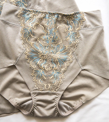 ショーツガードル